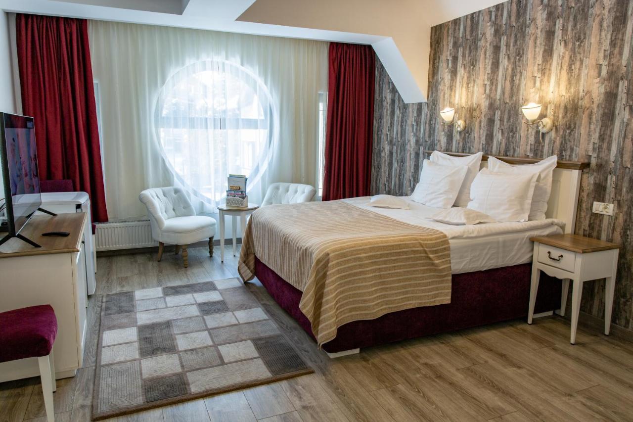 סינאיה Pensiunea Carmen'S Mansion B מראה חיצוני תמונה
