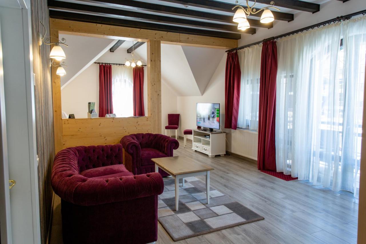 סינאיה Pensiunea Carmen'S Mansion B מראה חיצוני תמונה